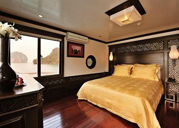 Chambre sur la  jonque Paradise Privilège dans la baie d'Halong Vietnam